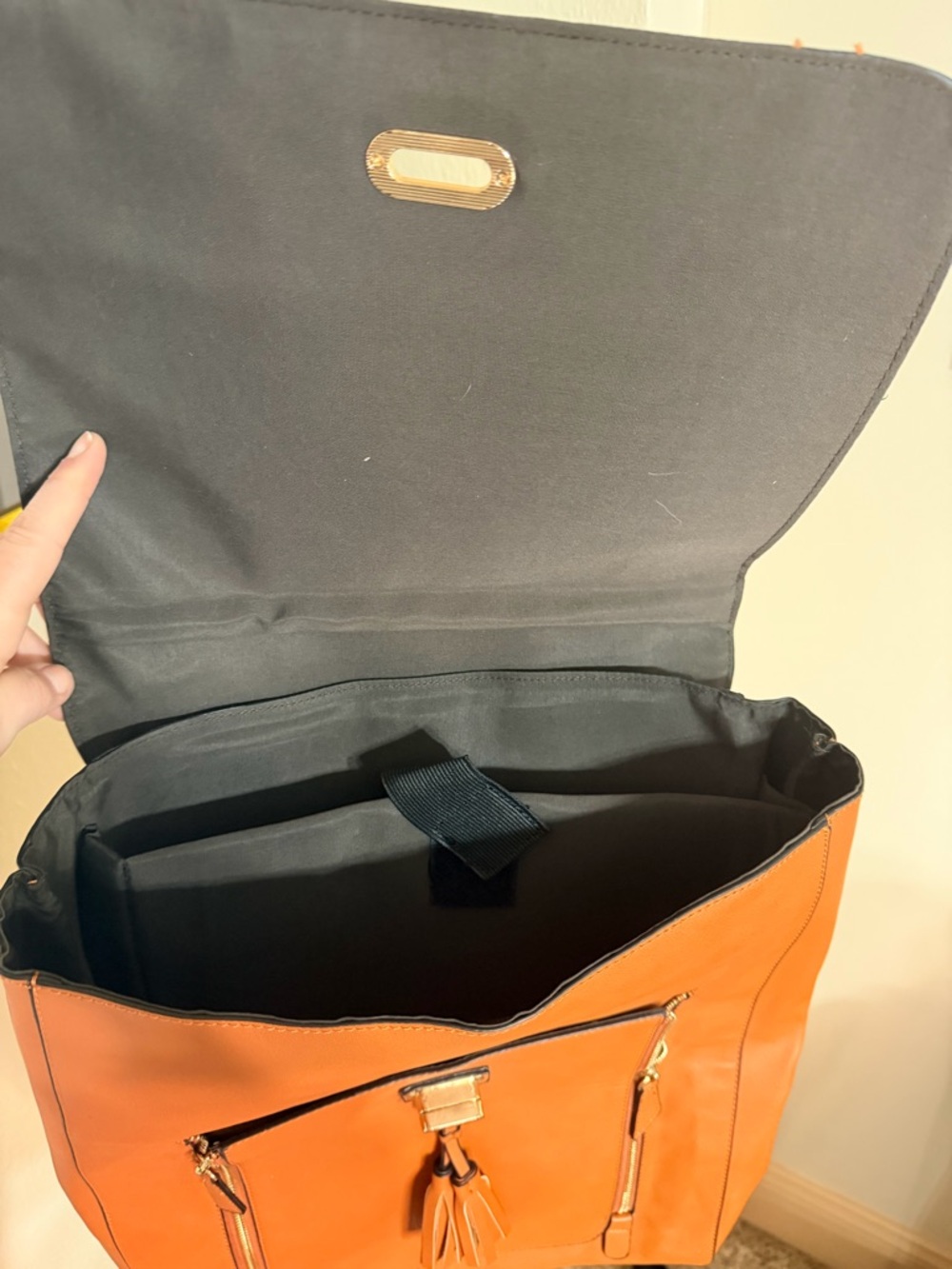 Stylish Tassel Flap Backpack in Cognac - Picture 4 of 4